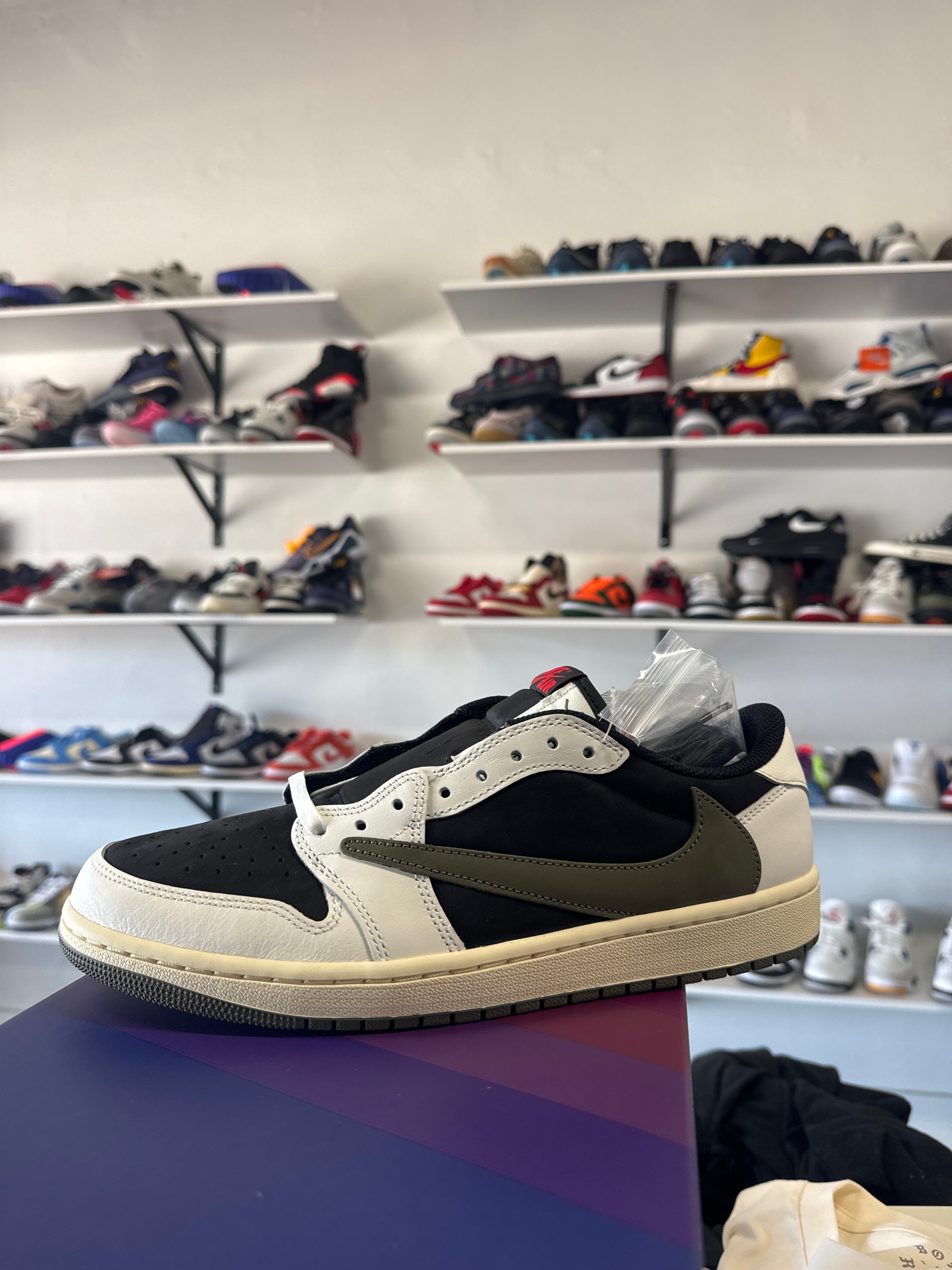 Jordan 1 Travis Olive Black