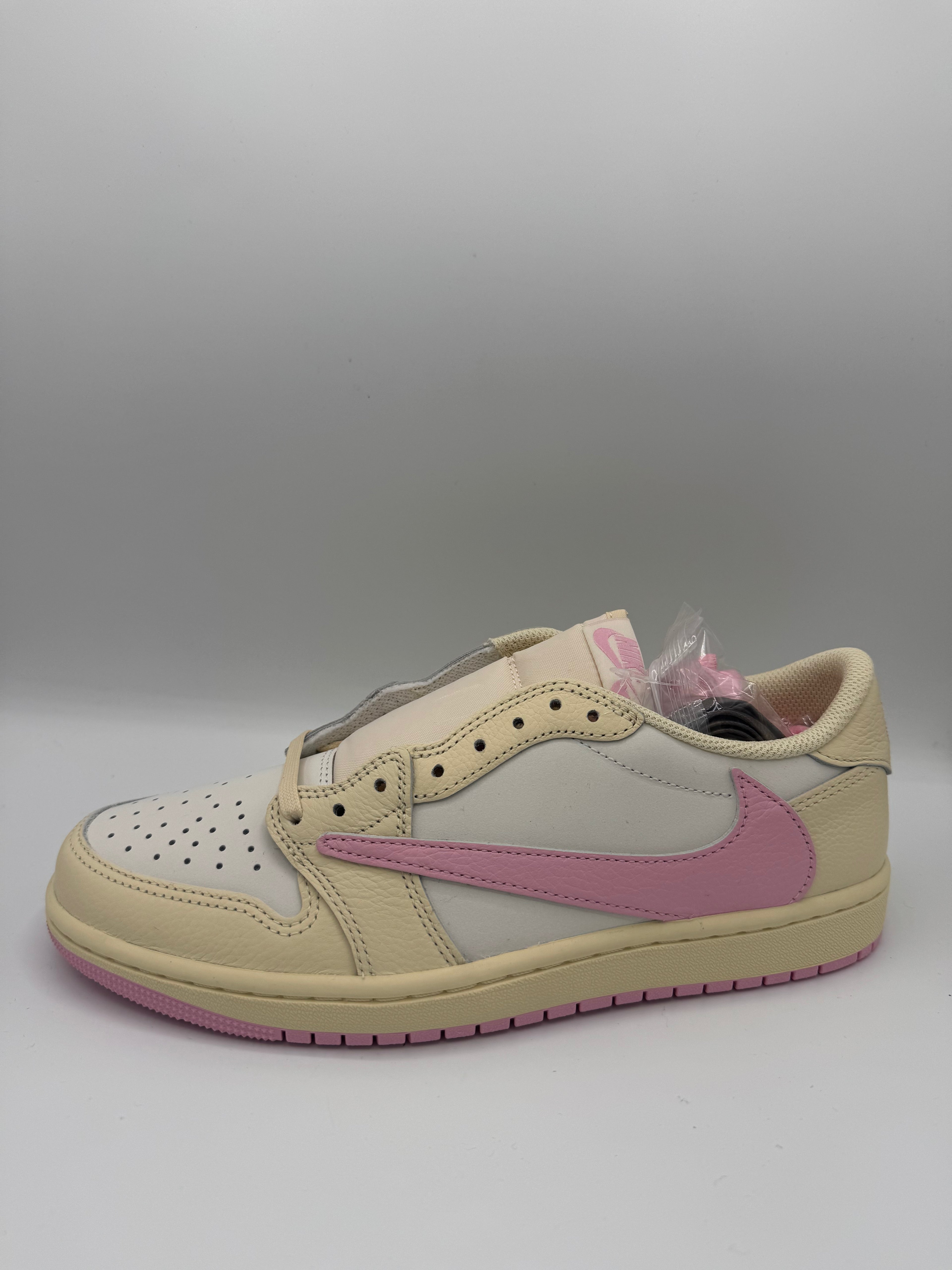 Jordan 1 Retro Low OG SP Travis Scott Shy Pink