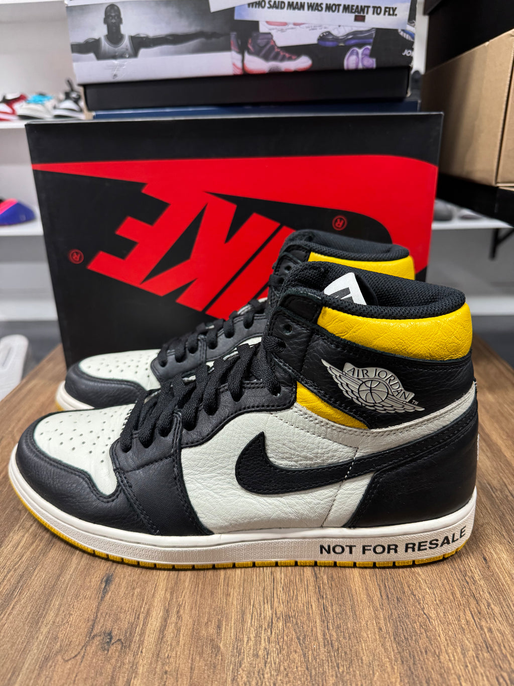 Jordan 1 Retro High Not for Resale Varsity Maize-(PRE-OWNED) NO BOX SIZE-10.5