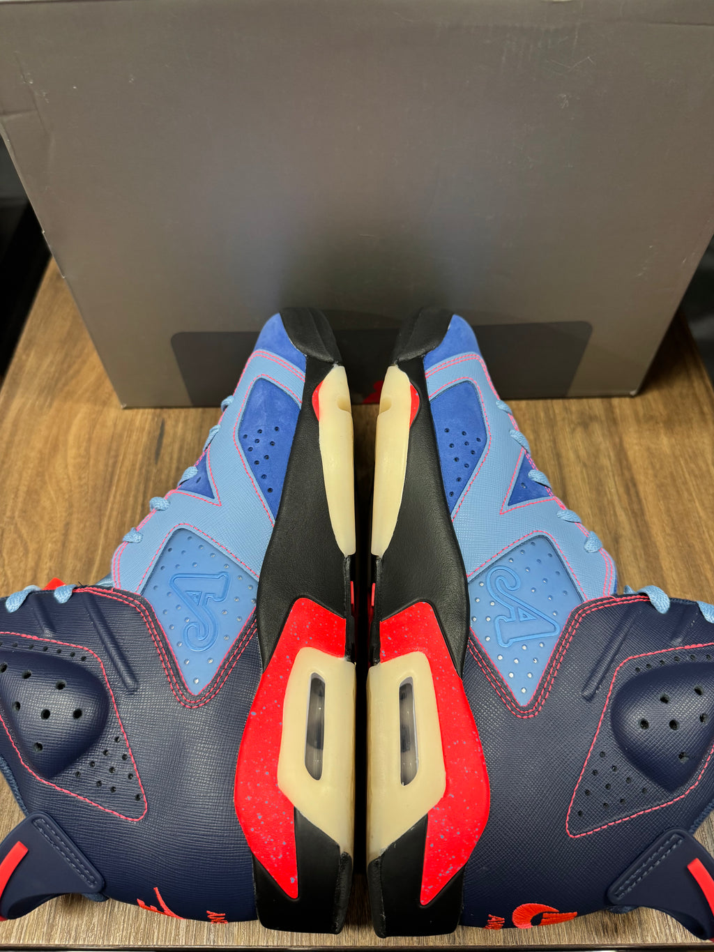 Jordan 6 Retro Awake NY Midnight Navy (PRE-OWNED) SIZE-10.5