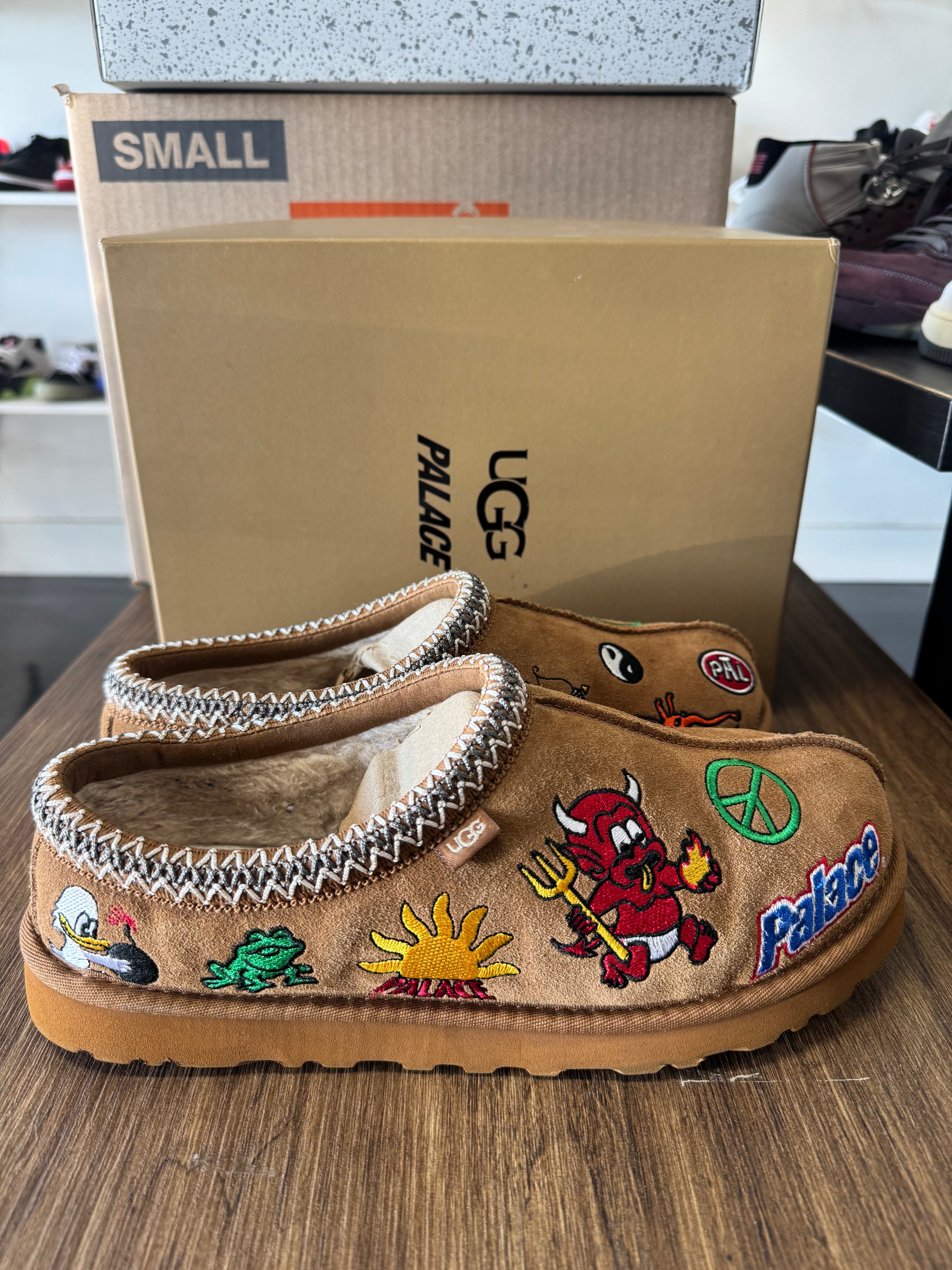 UGG Tasman Slipper Palace Chestnut (PRE-OWNED) SIZE-10