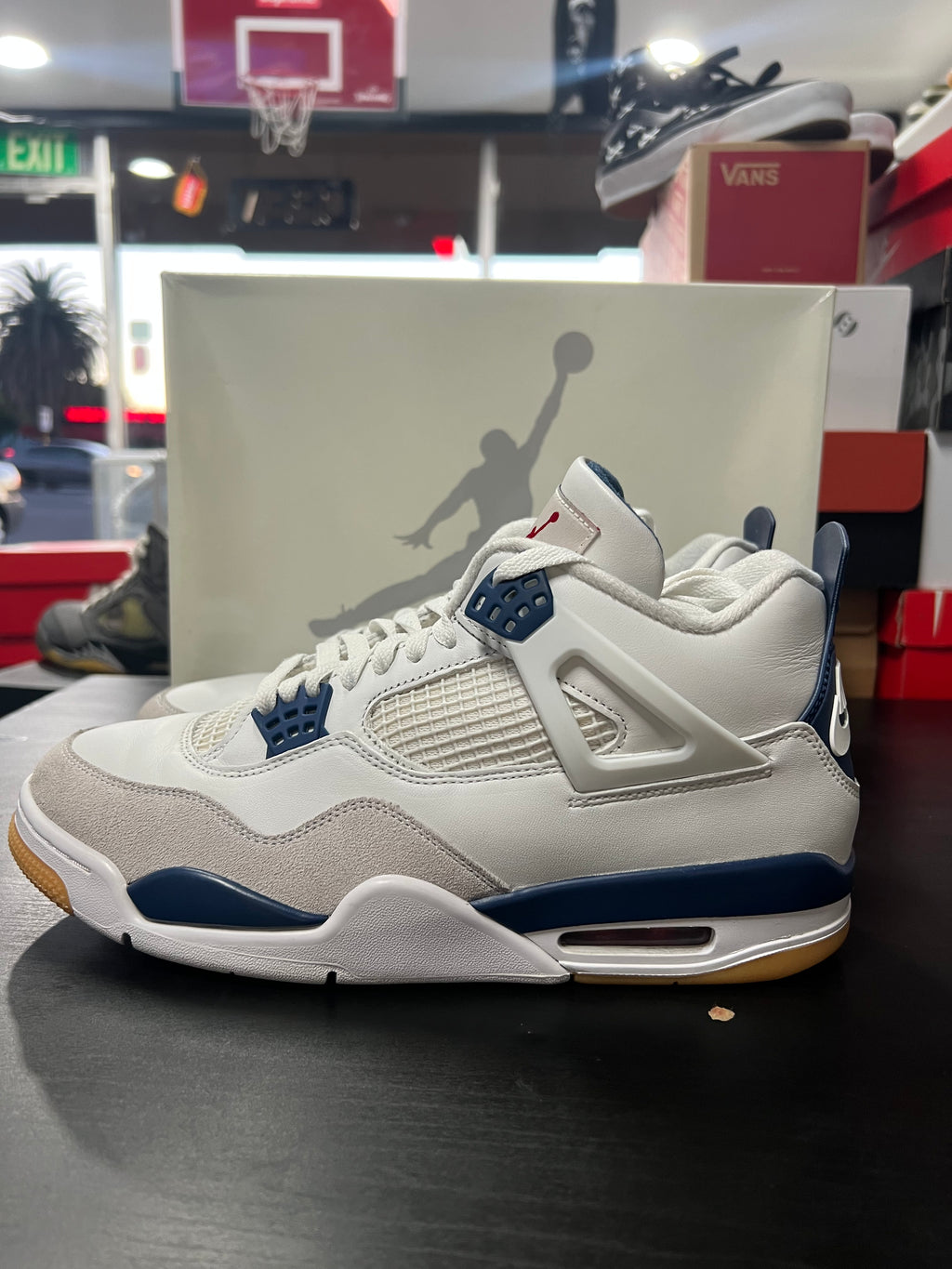 Jordan 4 Retro SB Navy (PRE-OWNED) SIZE-10.5