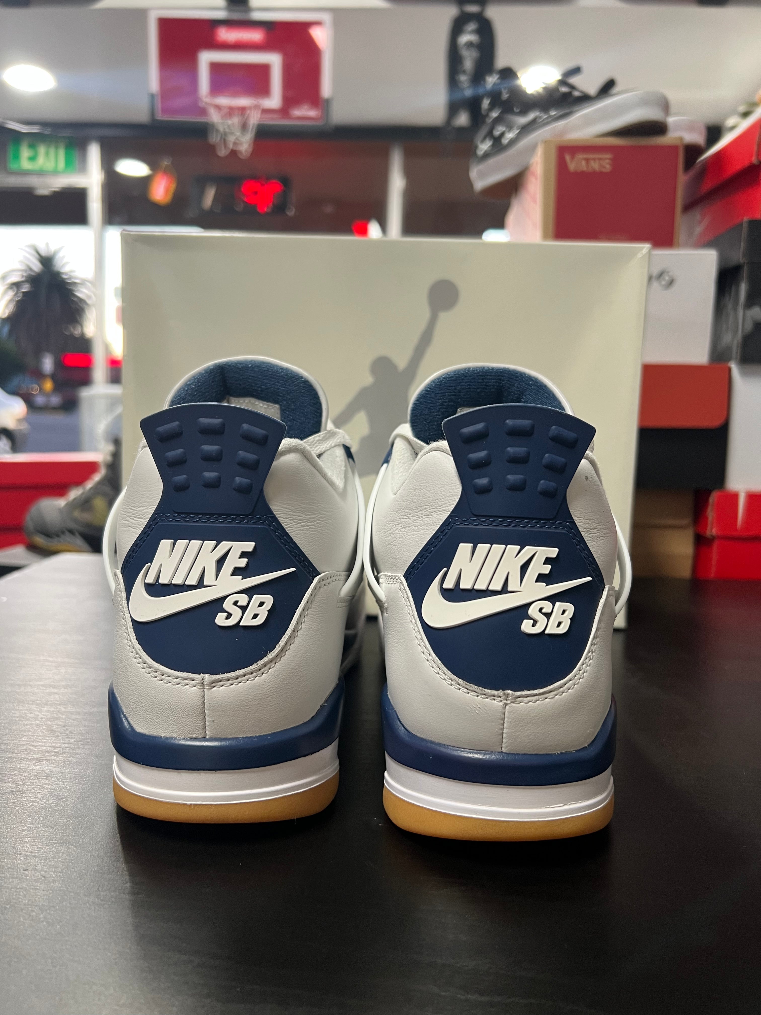 Jordan 4 Retro SB Navy (PRE-OWNED) SIZE-10.5