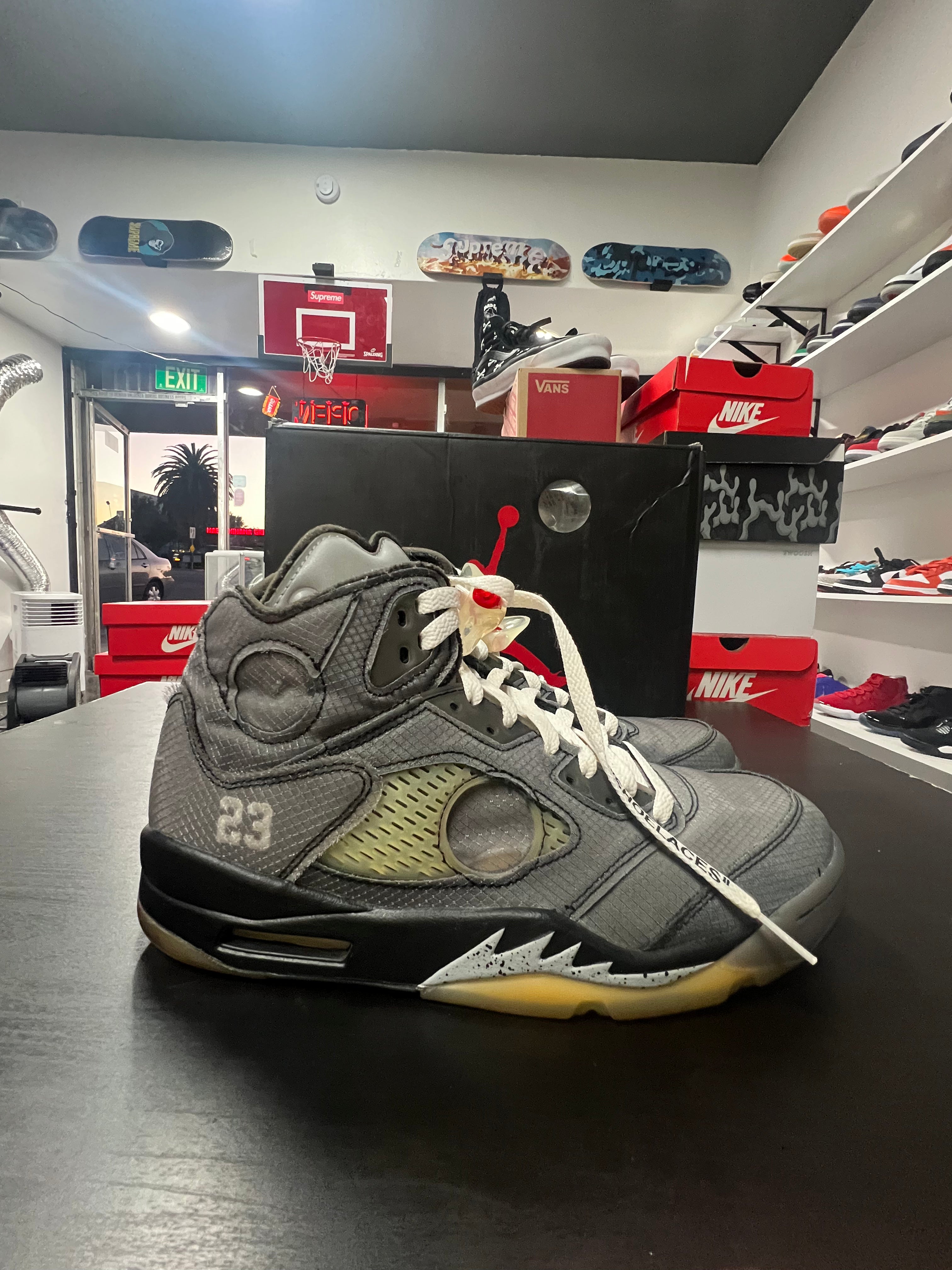 Jordan 5 Retro Off-White Muslin (PRE-OWNED) SIZE 10