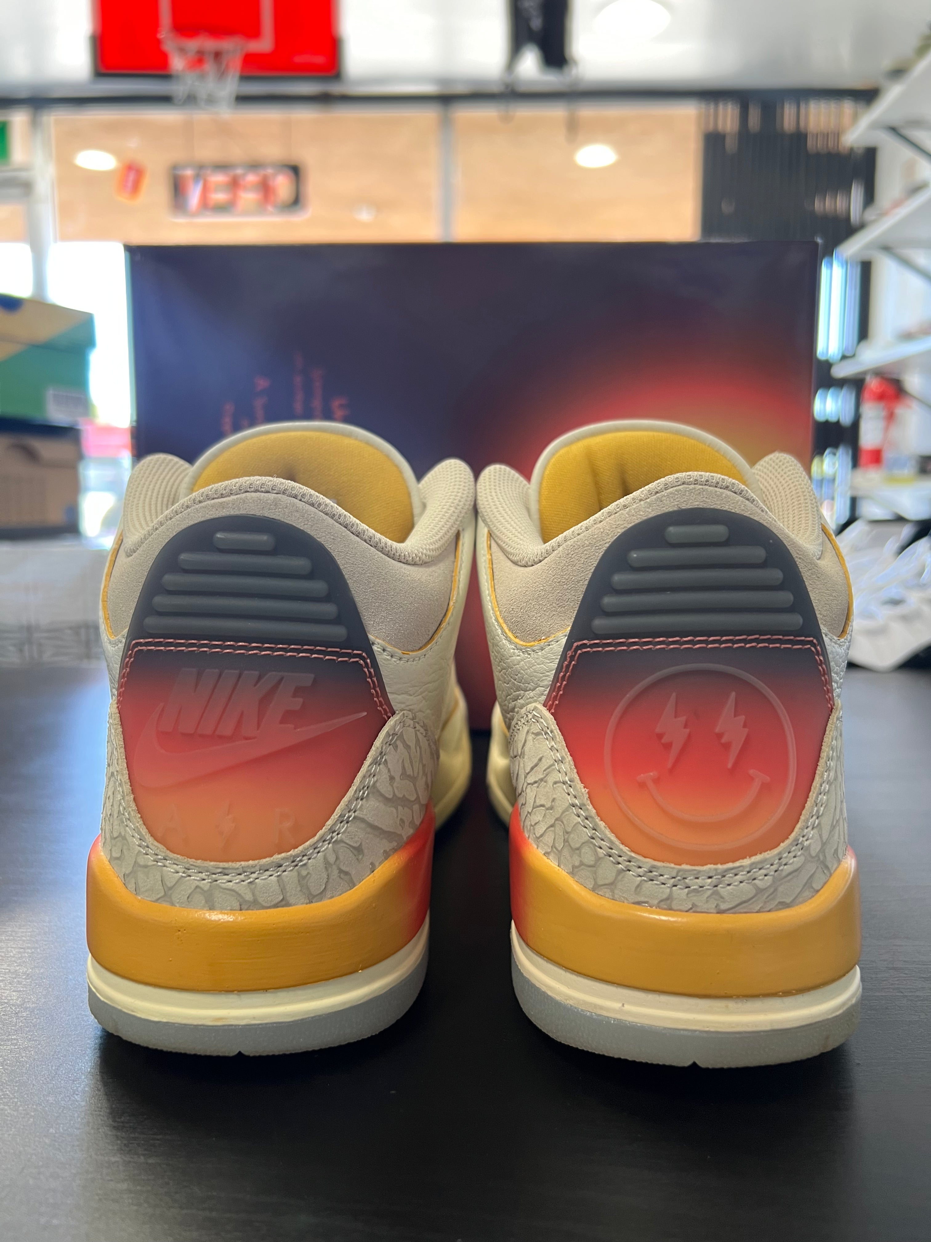 Jordan 3 Retro SP J Balvin Medellín Sunset (PRE-OWNED) SIZE-8