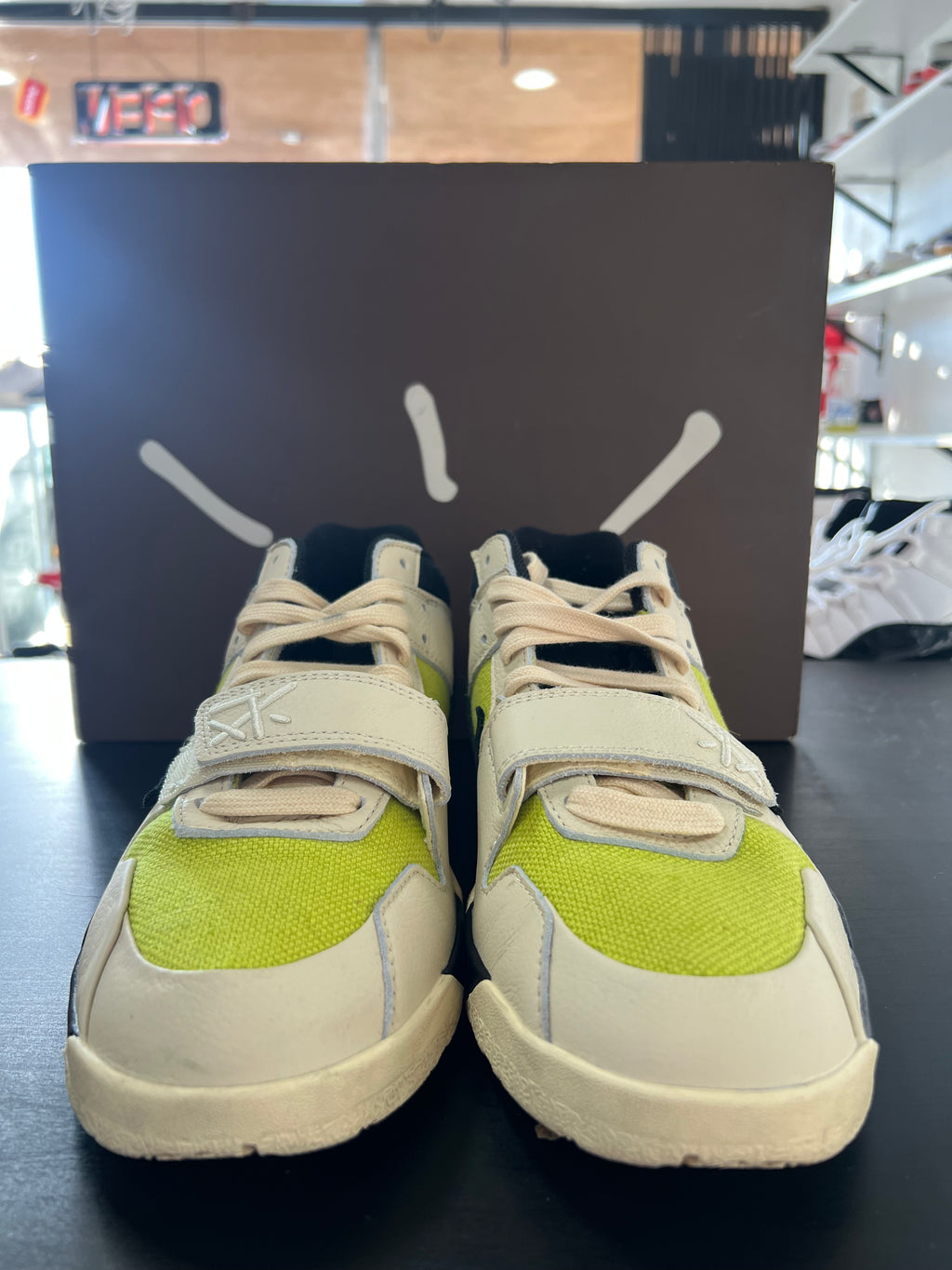 Jordan Jumpman Jack TR Travis Scott Bright Cactus (PRE-OWNED) SIZE-9