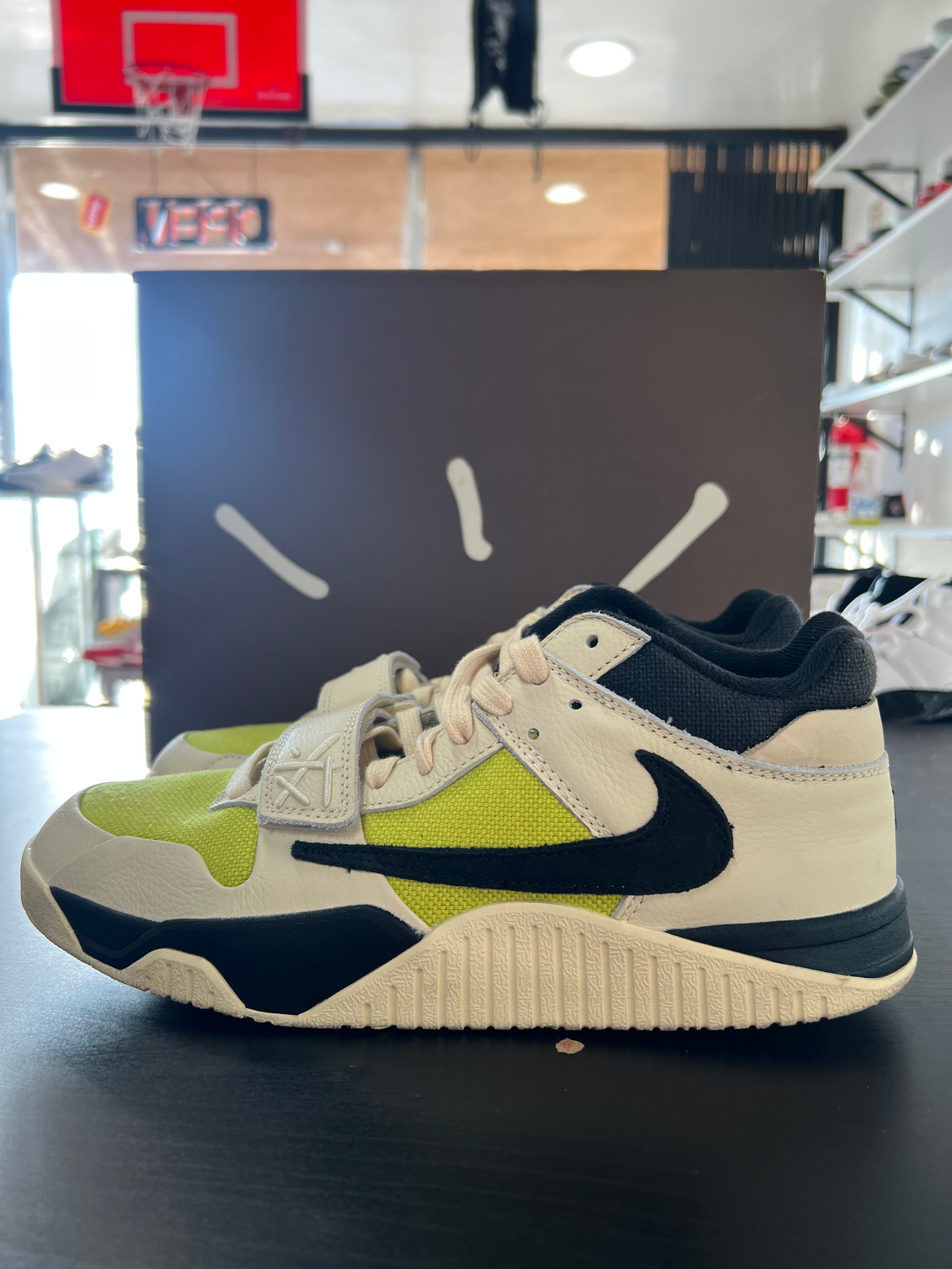 Jordan Jumpman Jack TR Travis Scott Bright Cactus (PRE-OWNED) SIZE-9