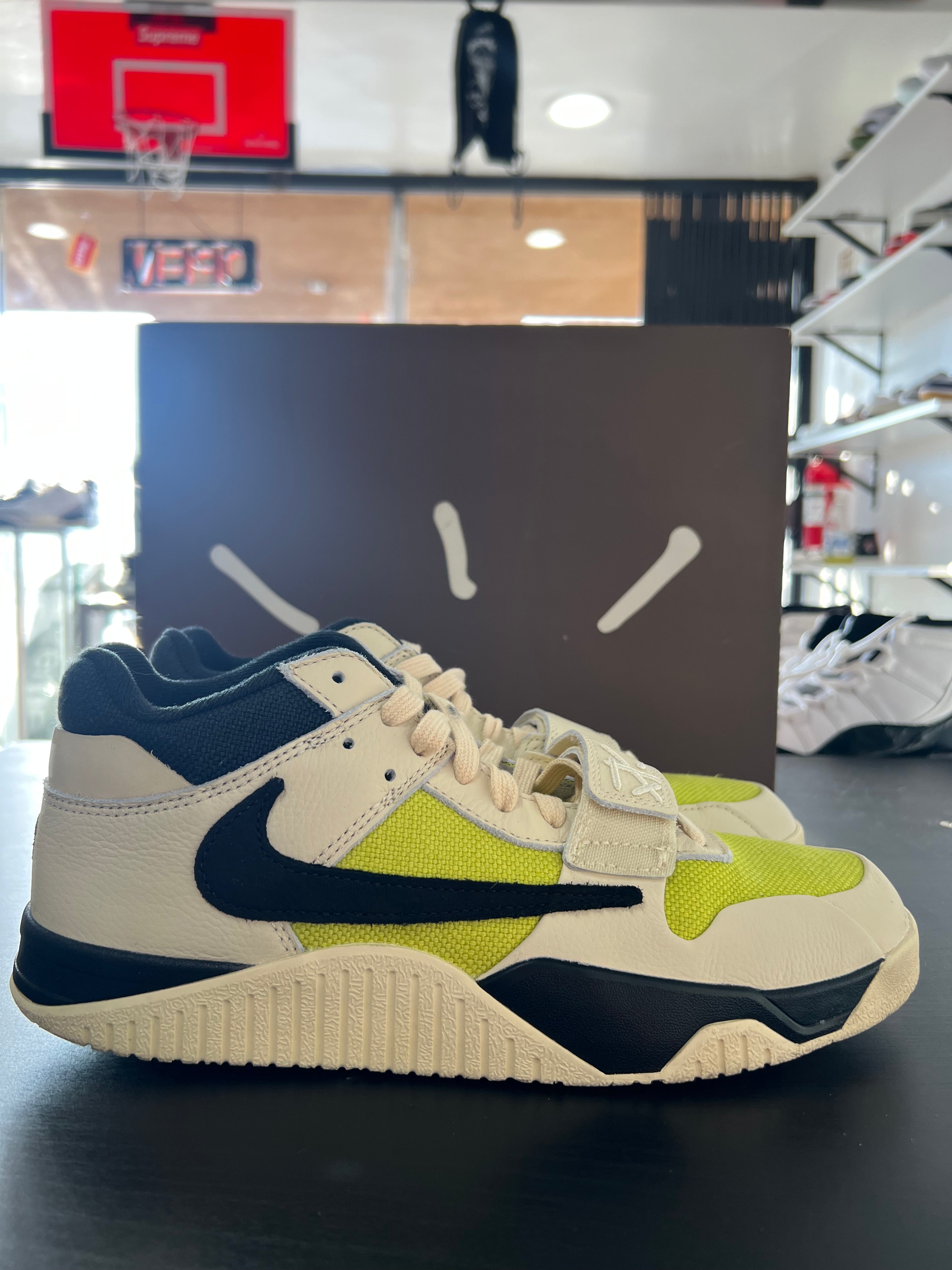 Jordan Jumpman Jack TR Travis Scott Bright Cactus (PRE-OWNED) SIZE-9