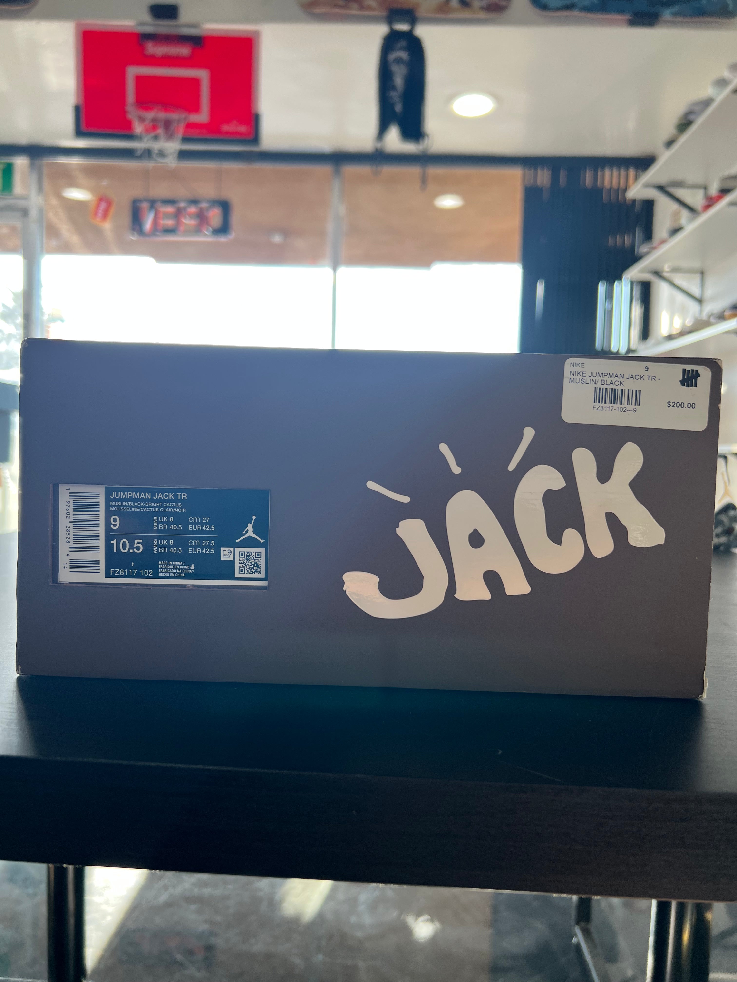 Jordan Jumpman Jack TR Travis Scott Bright Cactus (PRE-OWNED) SIZE-9