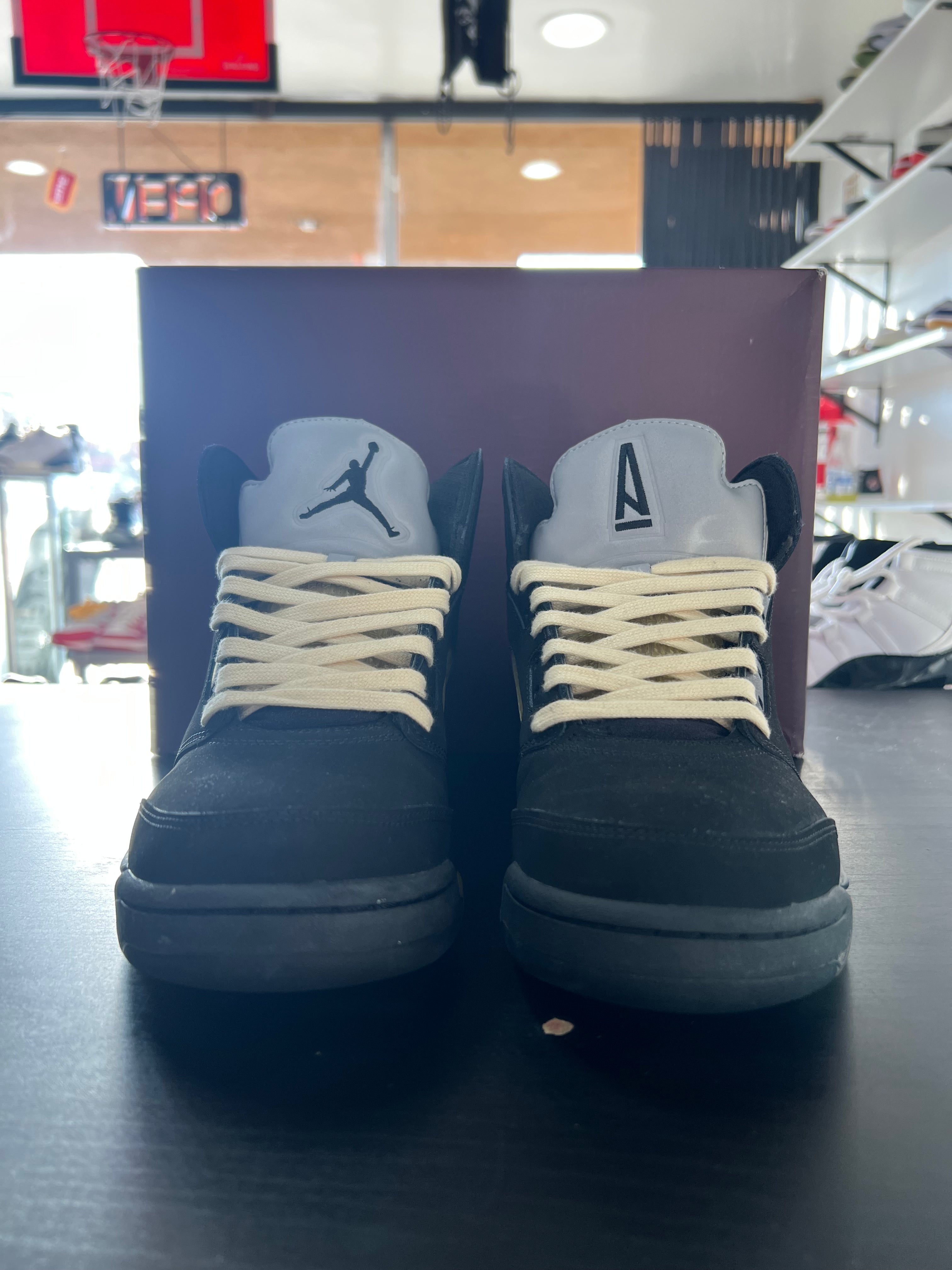 Jordan 5 Retro A Ma Maniére Dusk (PRE-OWNED) SIZE-8