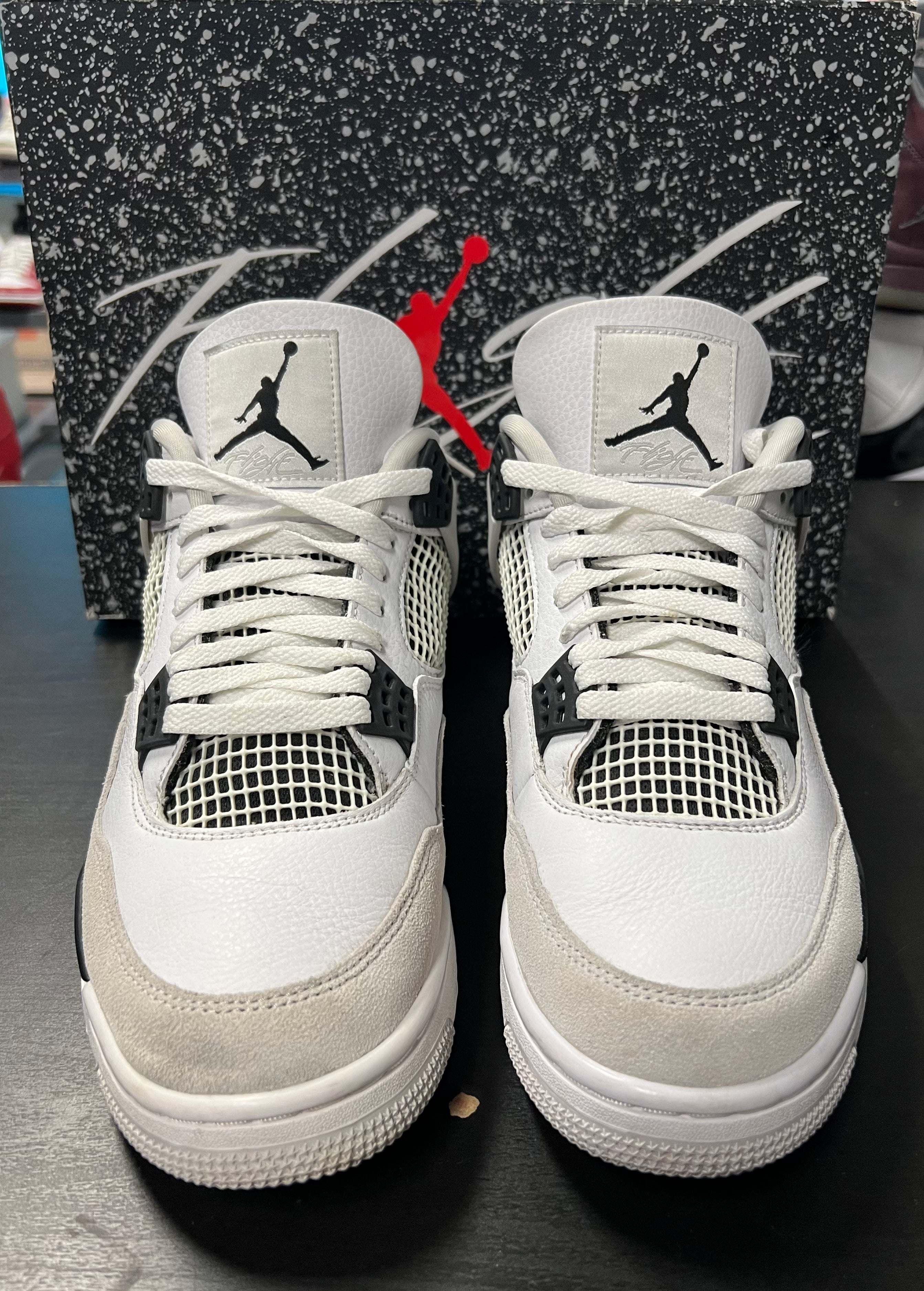 Jordan 4 Retro Military Black (PRE-OWNED) SIZE-10.5