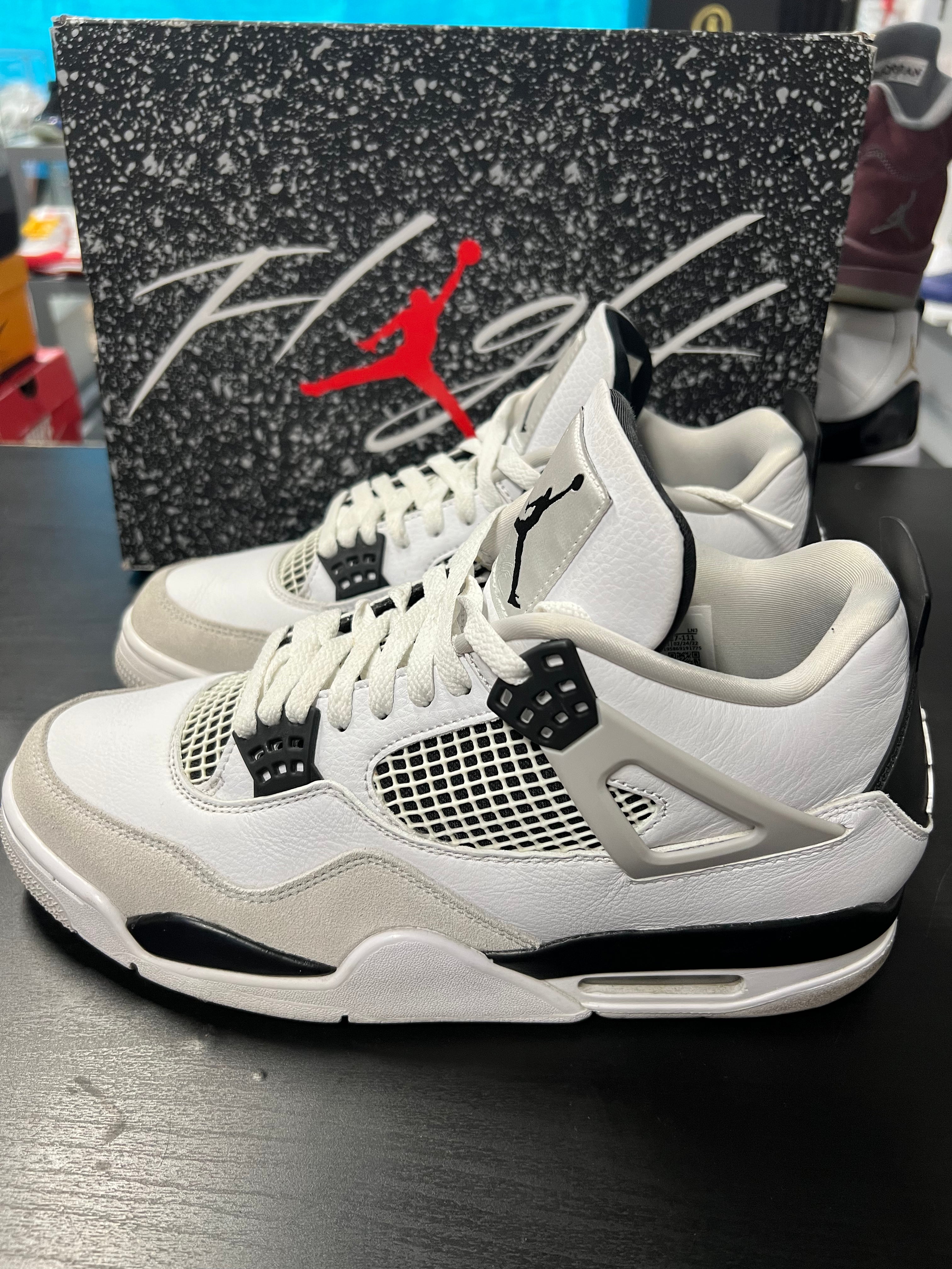 Jordan 4 Retro Military Black (PRE-OWNED) SIZE-10.5