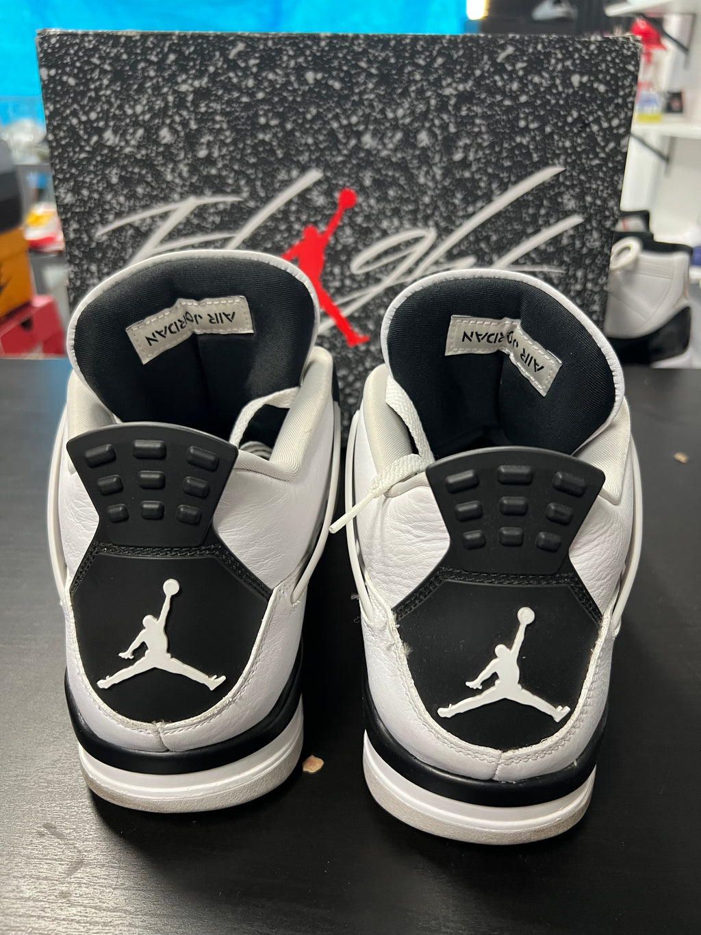 Jordan 4 Retro Military Black (PRE-OWNED) SIZE-10.5