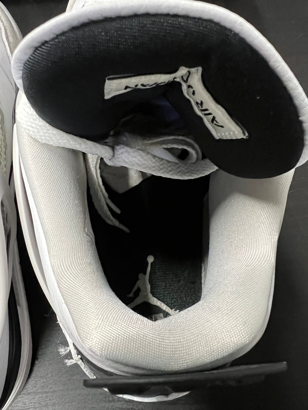 Jordan 4 Retro Military Black (PRE-OWNED) SIZE-10.5