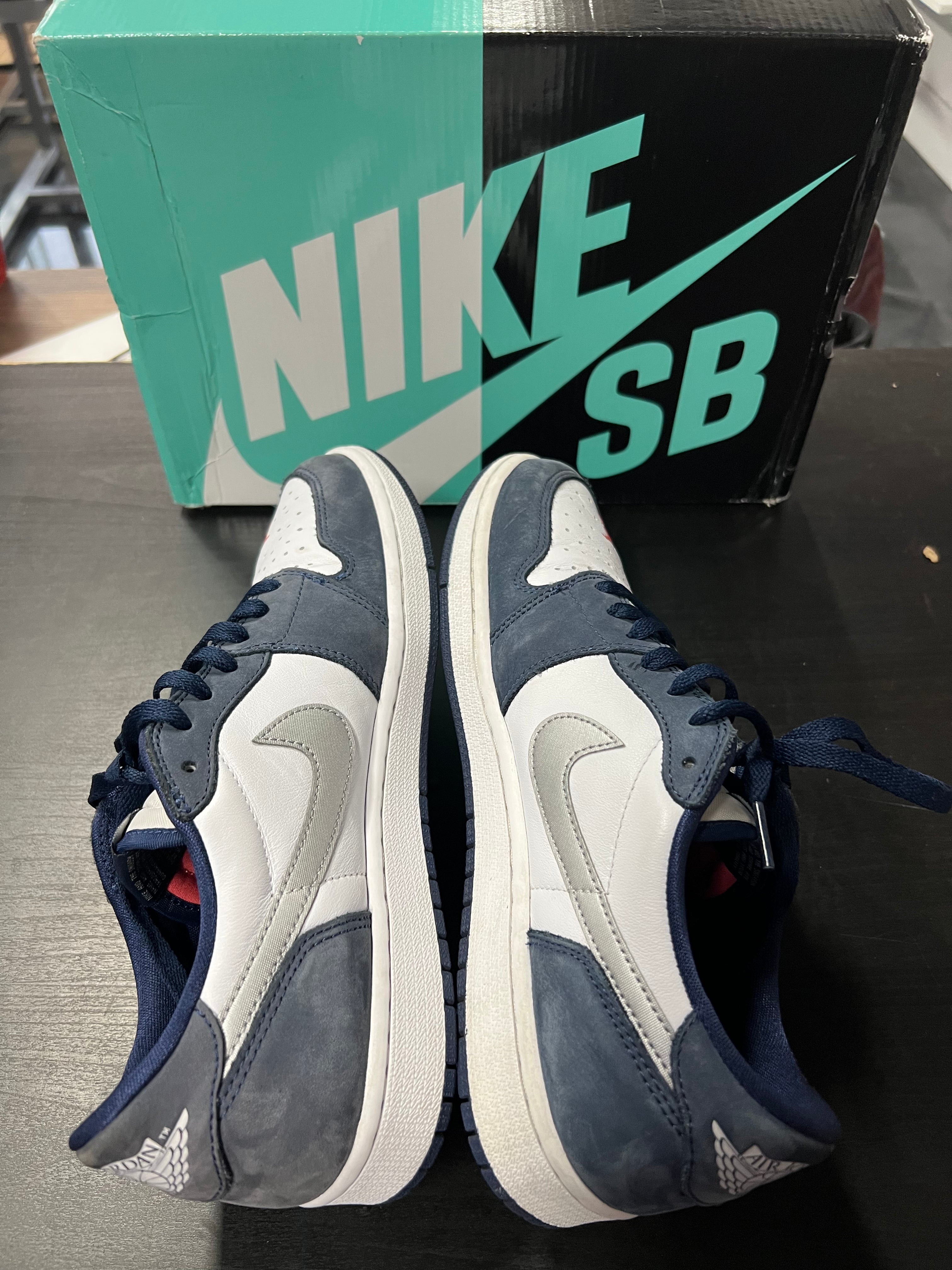 Jordan 1 Low SB Midnight Navy (PRE-OWNED) SIZE-9