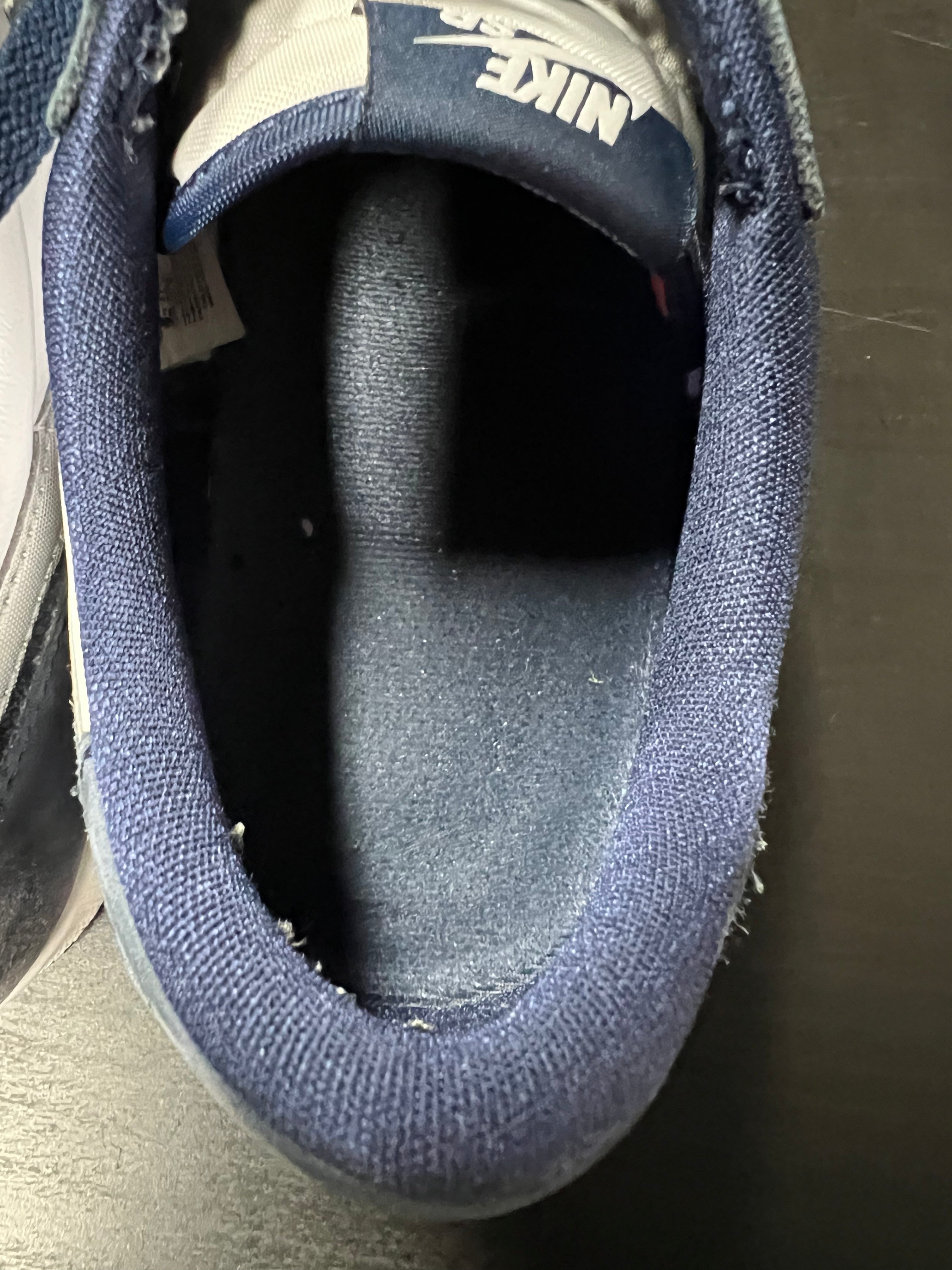 Jordan 1 Low SB Midnight Navy (PRE-OWNED) SIZE-9