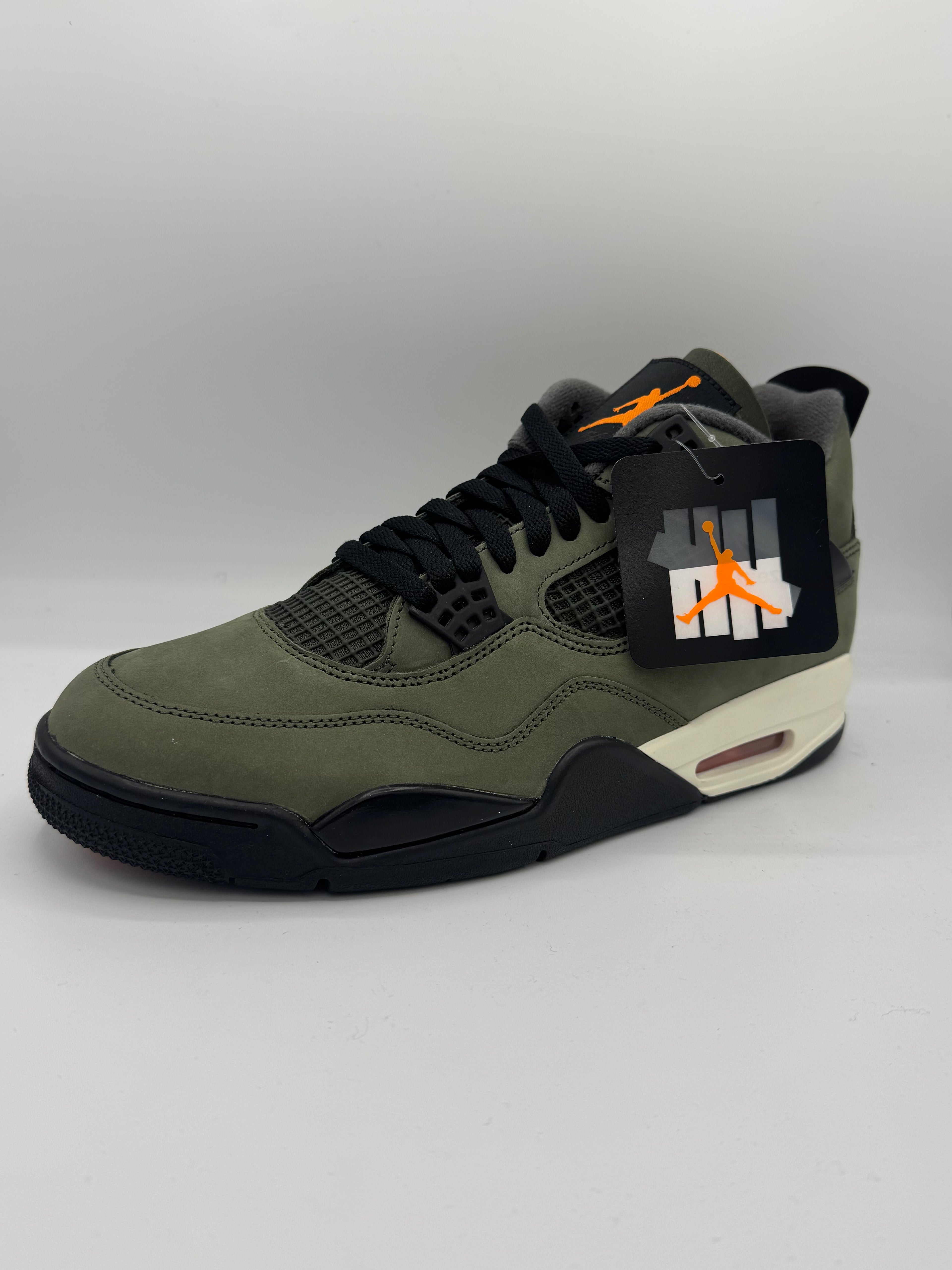 Jordan 4 Retro OG SP Undefeated (2025)