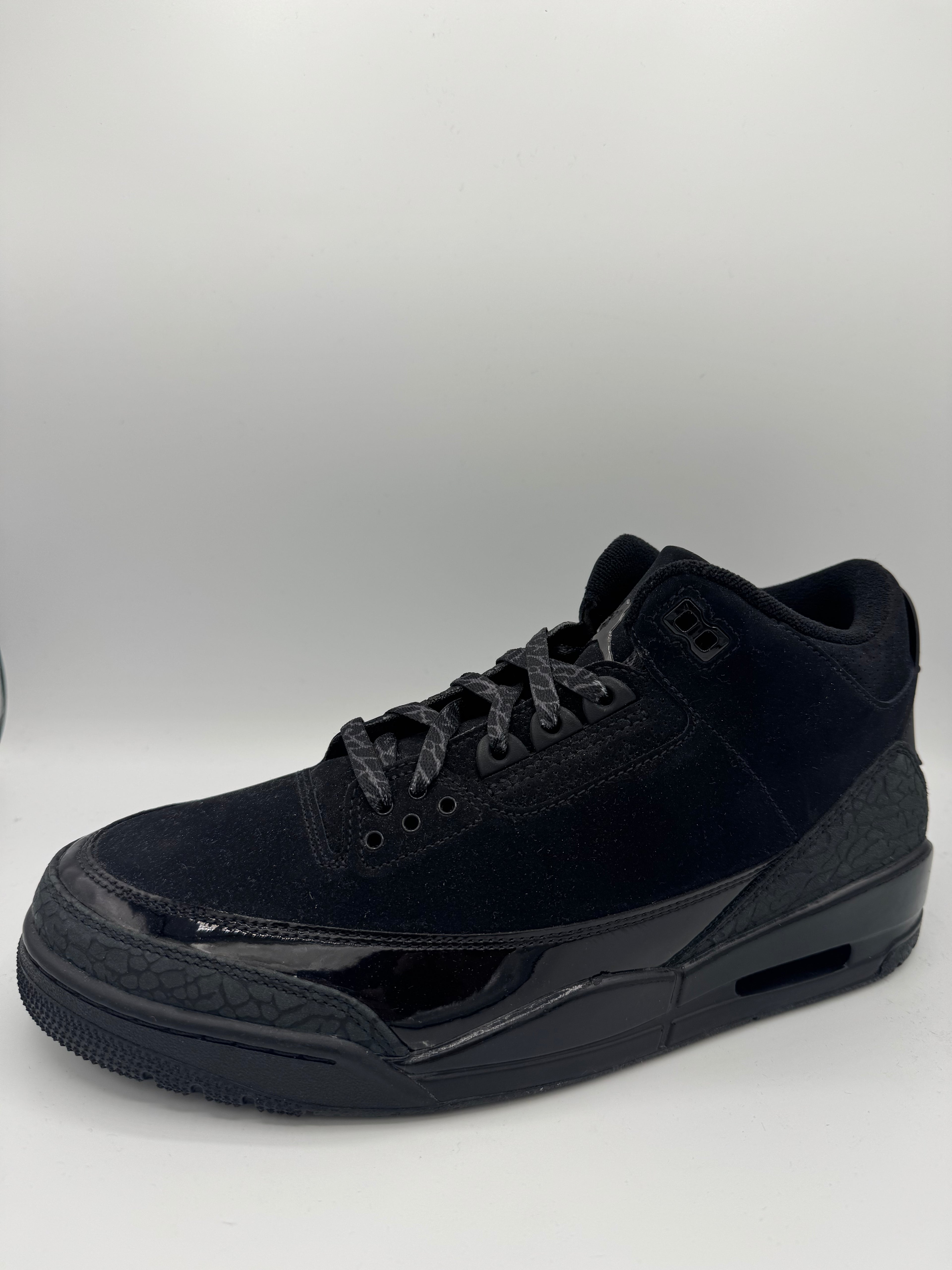 Jordan 3 Retro Black Cat (2025)