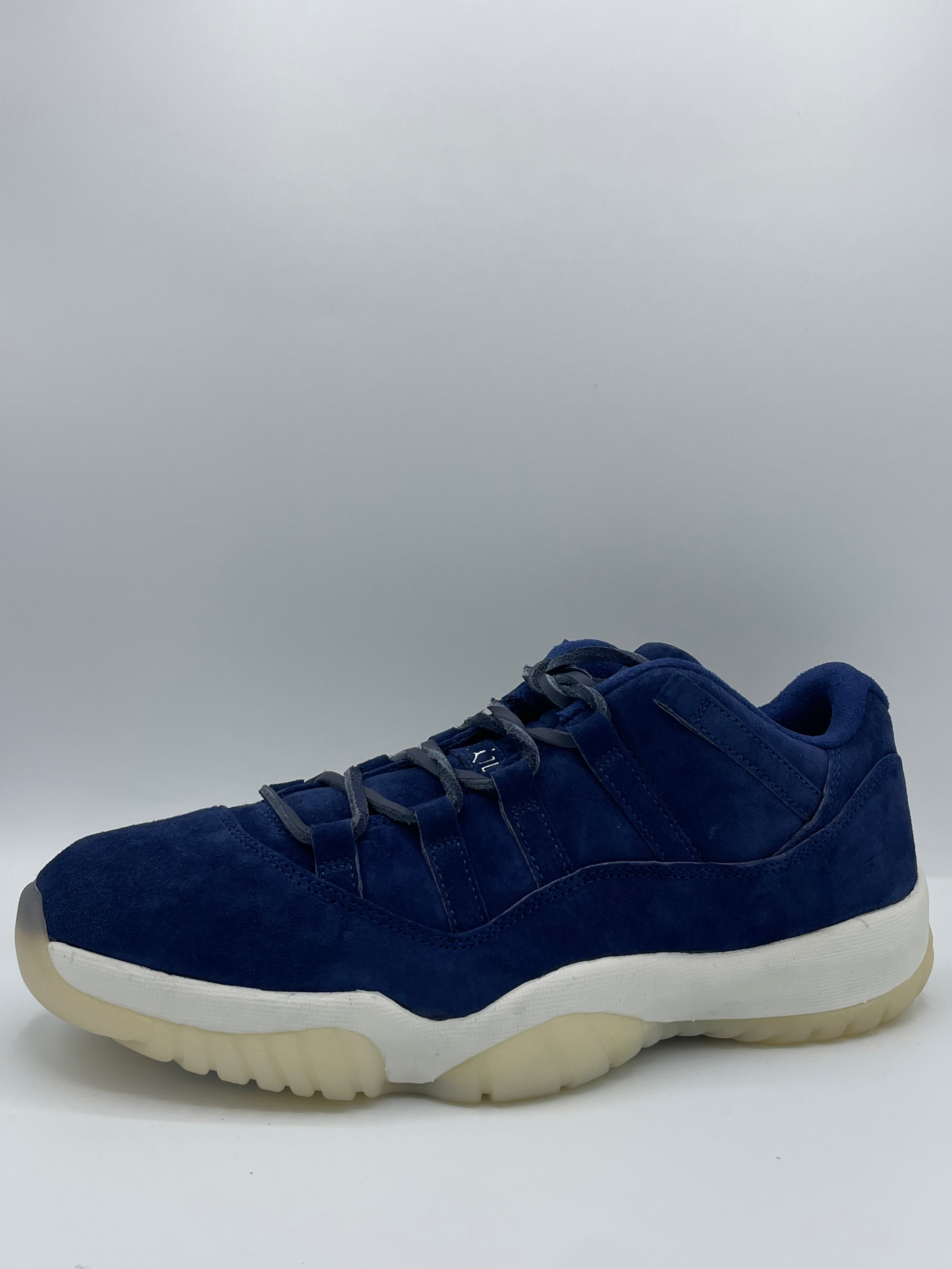 Jordan 11 Retro Low Derek Jeter RE2PECT